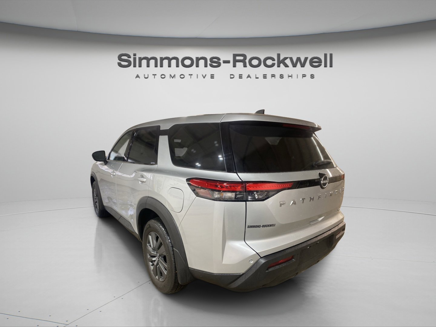 Used 2024 Nissan Pathfinder S image 7