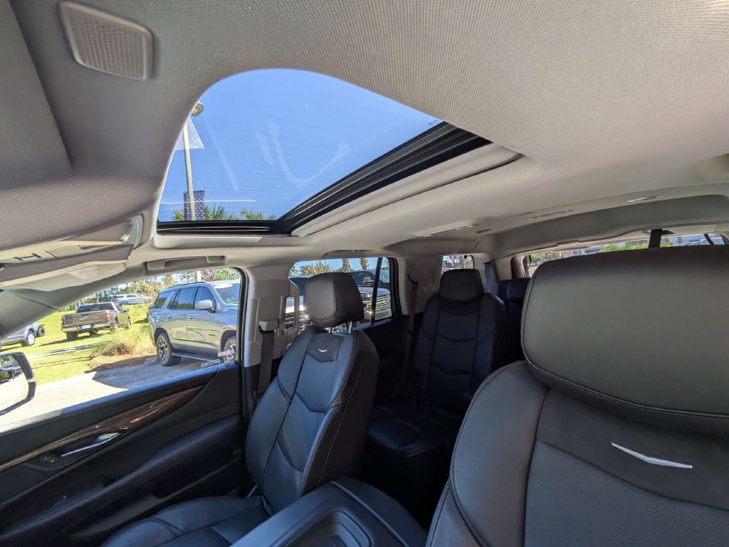 Used 2020 Cadillac Escalade Luxury AWD/4WD image 21