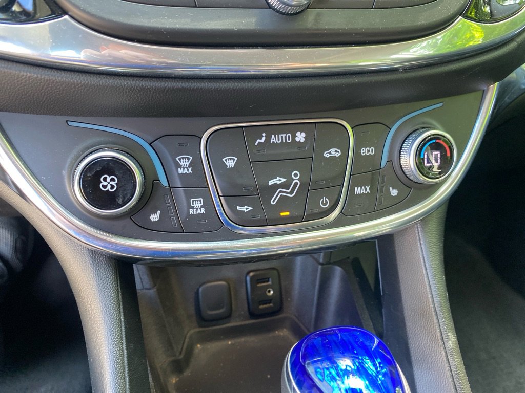 Used 2017 Chevrolet Volt Premier w/ Driver Confidence II Package FWD image 16
