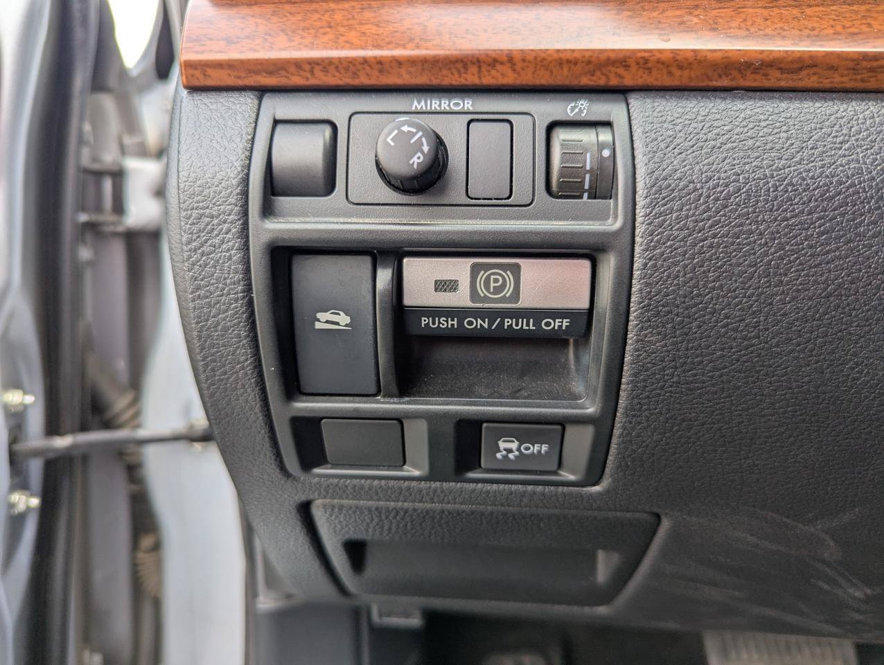 Used 2014 Subaru Outback 2.5i Limited w/ Moonroof Package AWD/4WD image 17