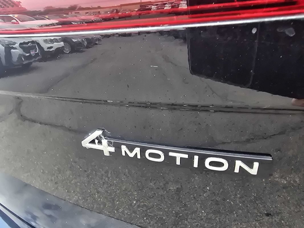 Used 2023 Volkswagen Tiguan SE AWD/4WD image 19