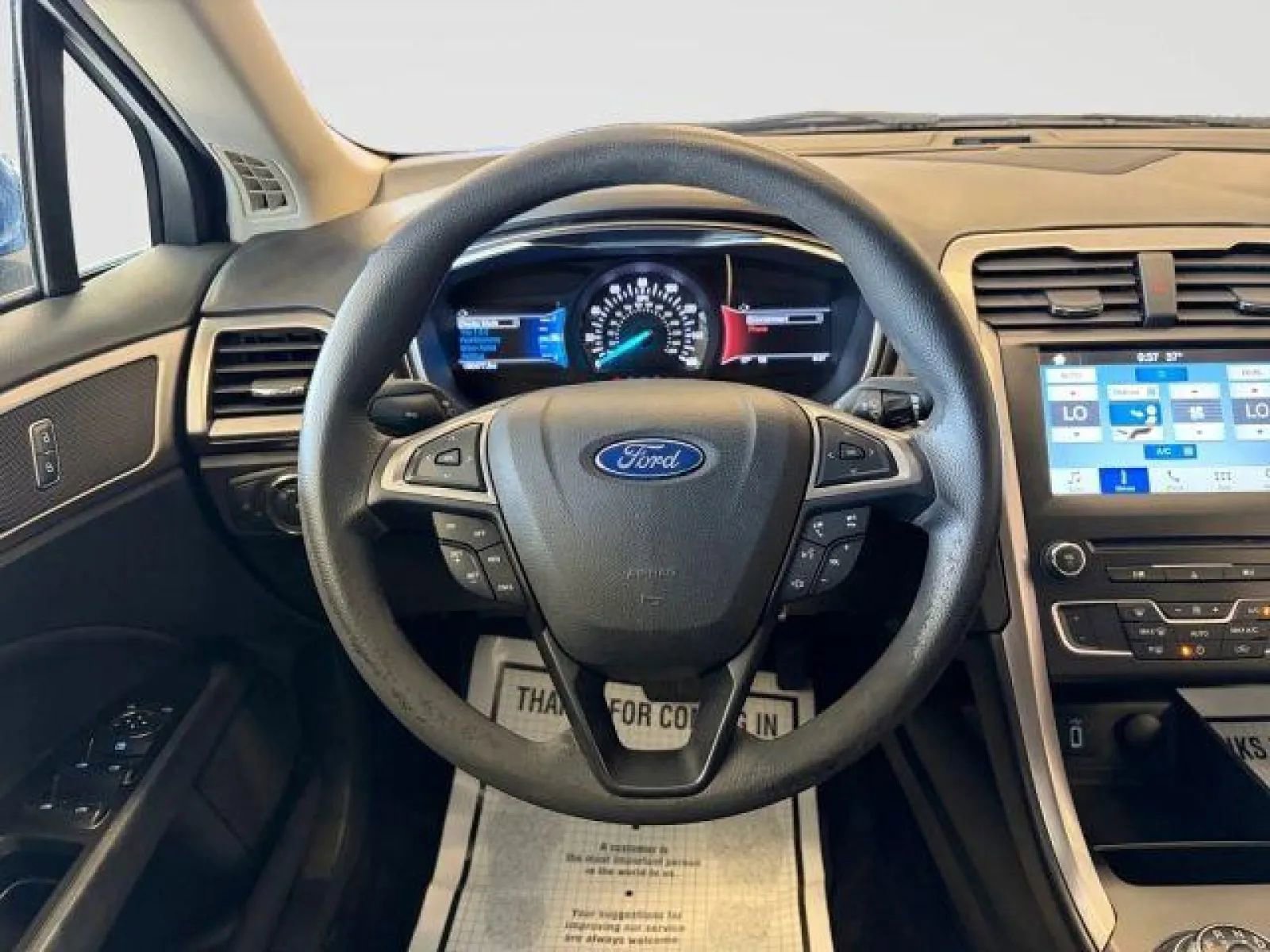 Used 2017 Ford Fusion SE w/ Fusion SE Technology Package image 22