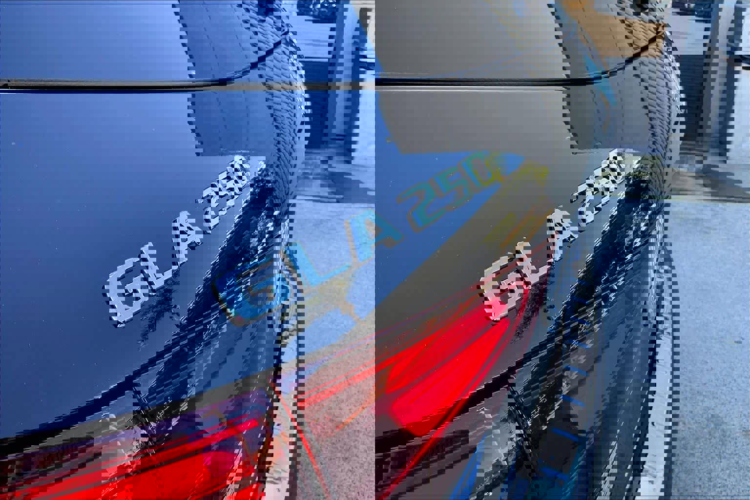 Used 2025 Mercedes-Benz GLA 250 image 9