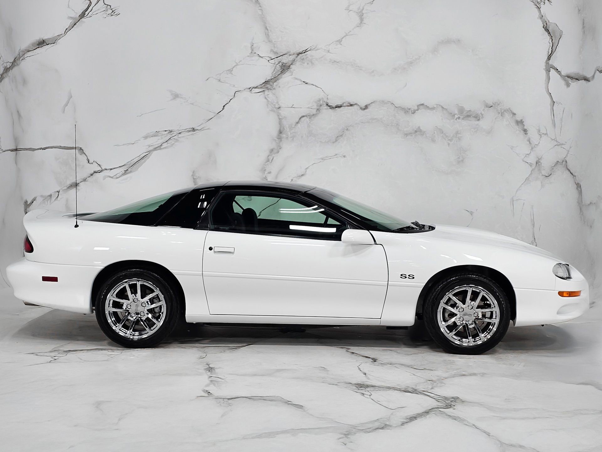 Used 2000 Chevrolet Camaro Z28 w/ SS Performance/Appearance Pkg image 5