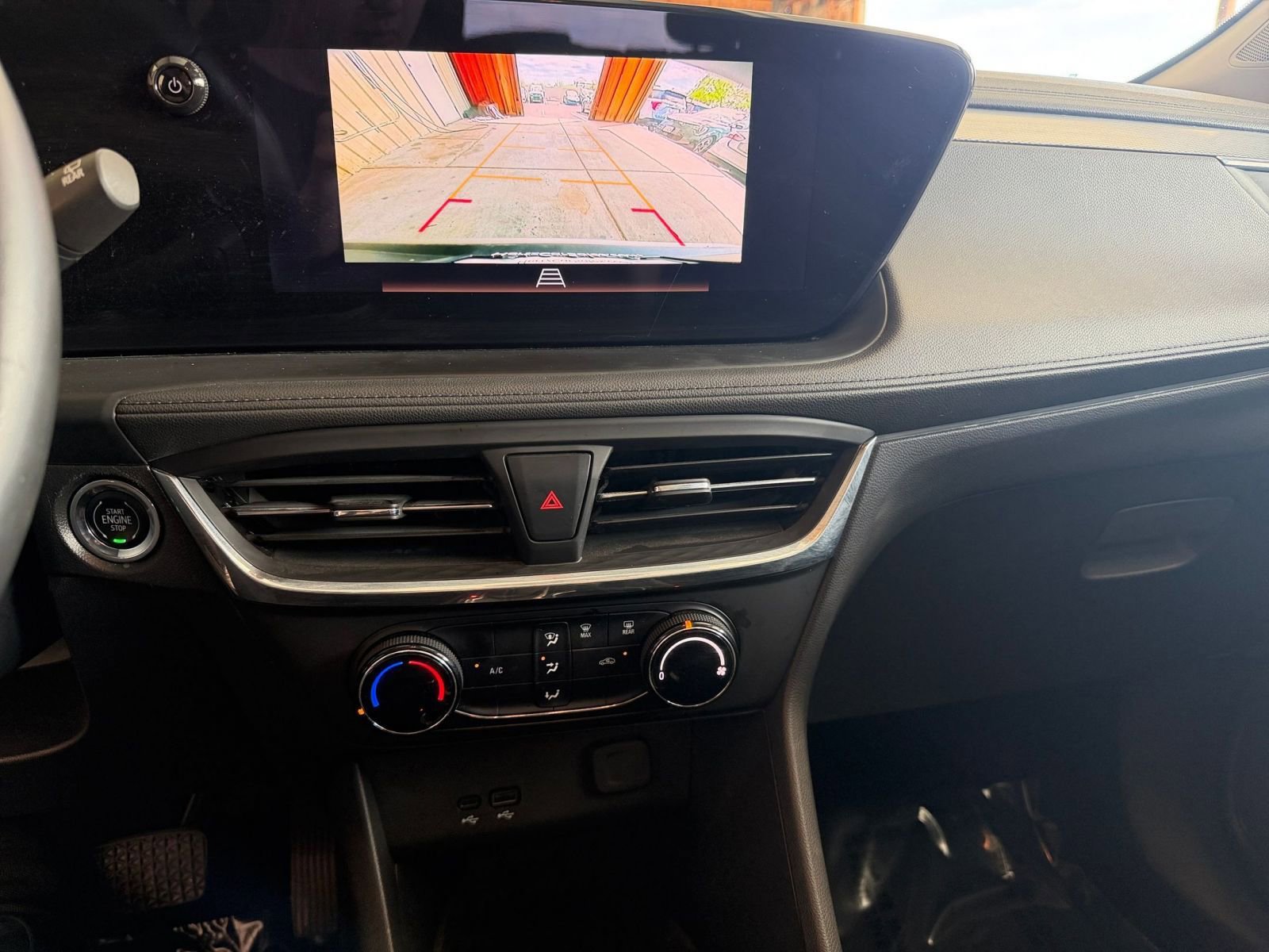 Used 2025 Buick Encore GX Preferred image 17