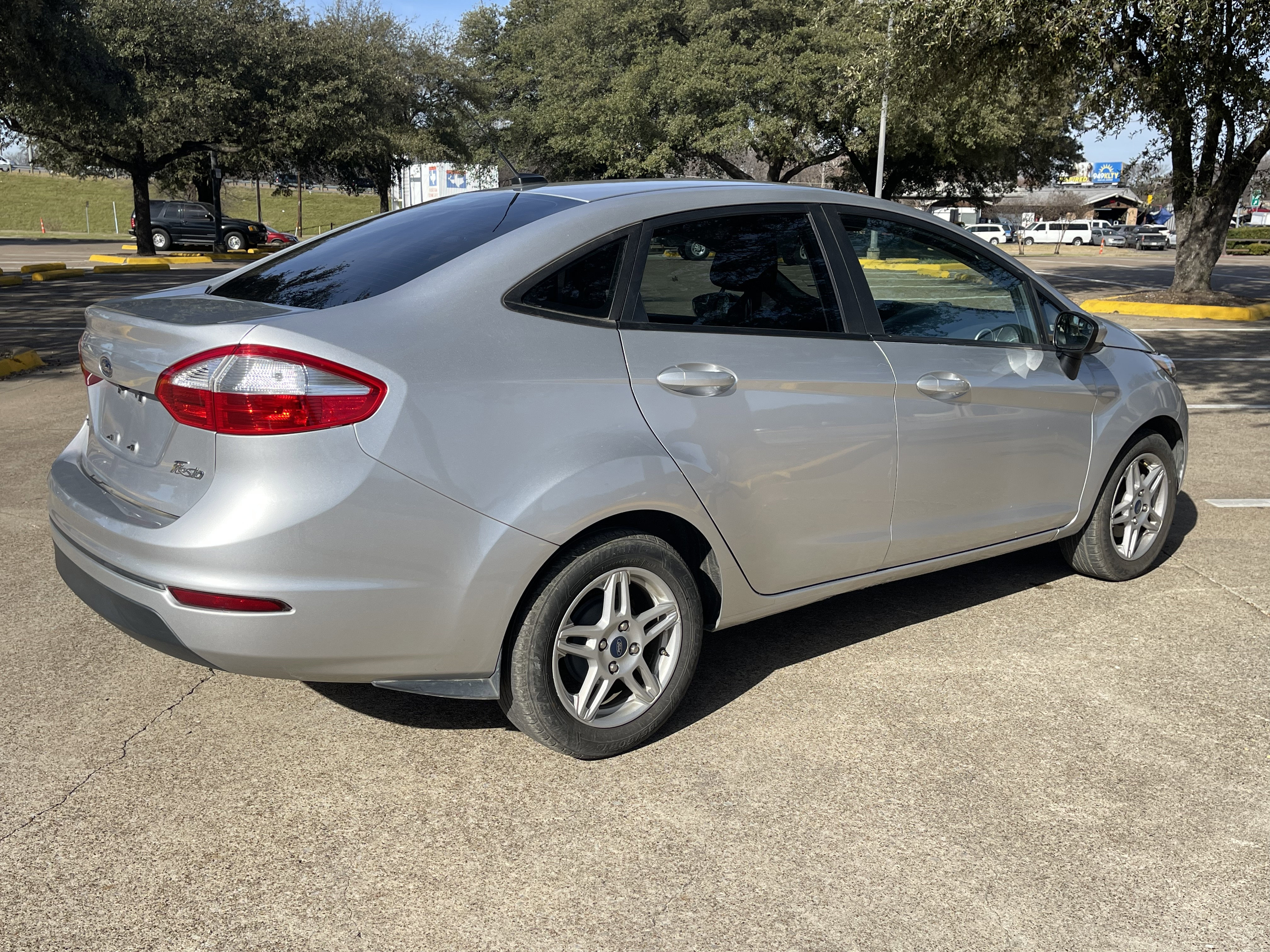 Used 2019 Ford Fiesta SE image 5