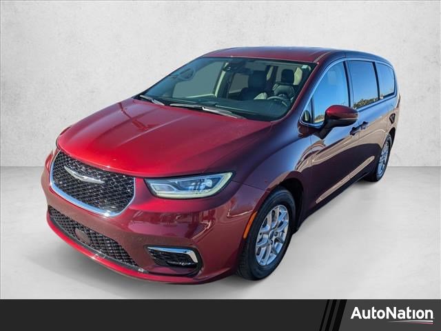 Used 2023 Chrysler Pacifica Touring-L image 1