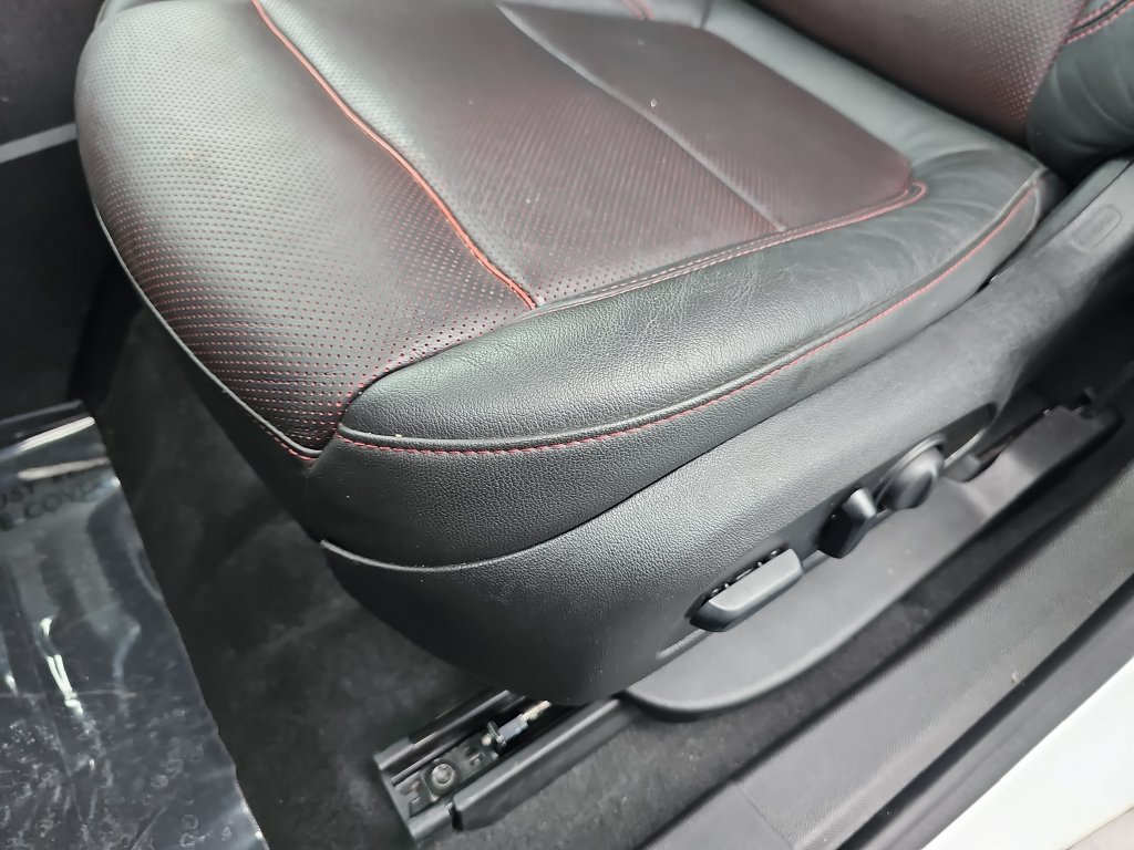 Used 2019 Chevrolet Blazer RS w/ LPO, Floor Liner Package FWD image 28