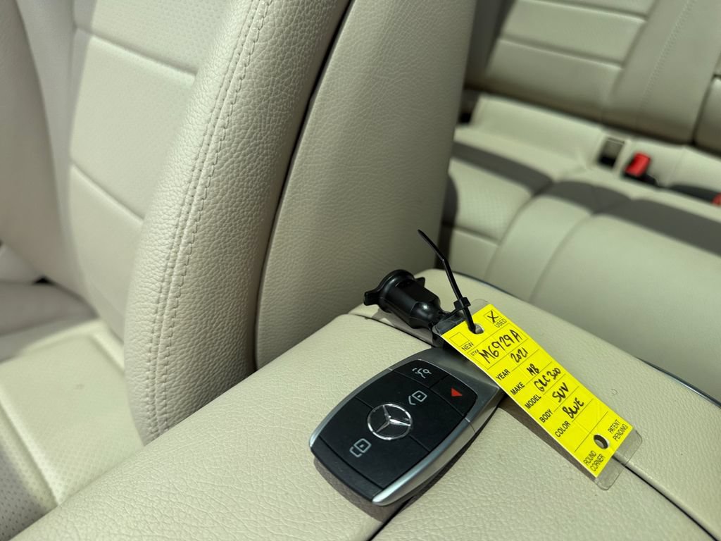 Used 2021 Mercedes-Benz GLC 300 image 25