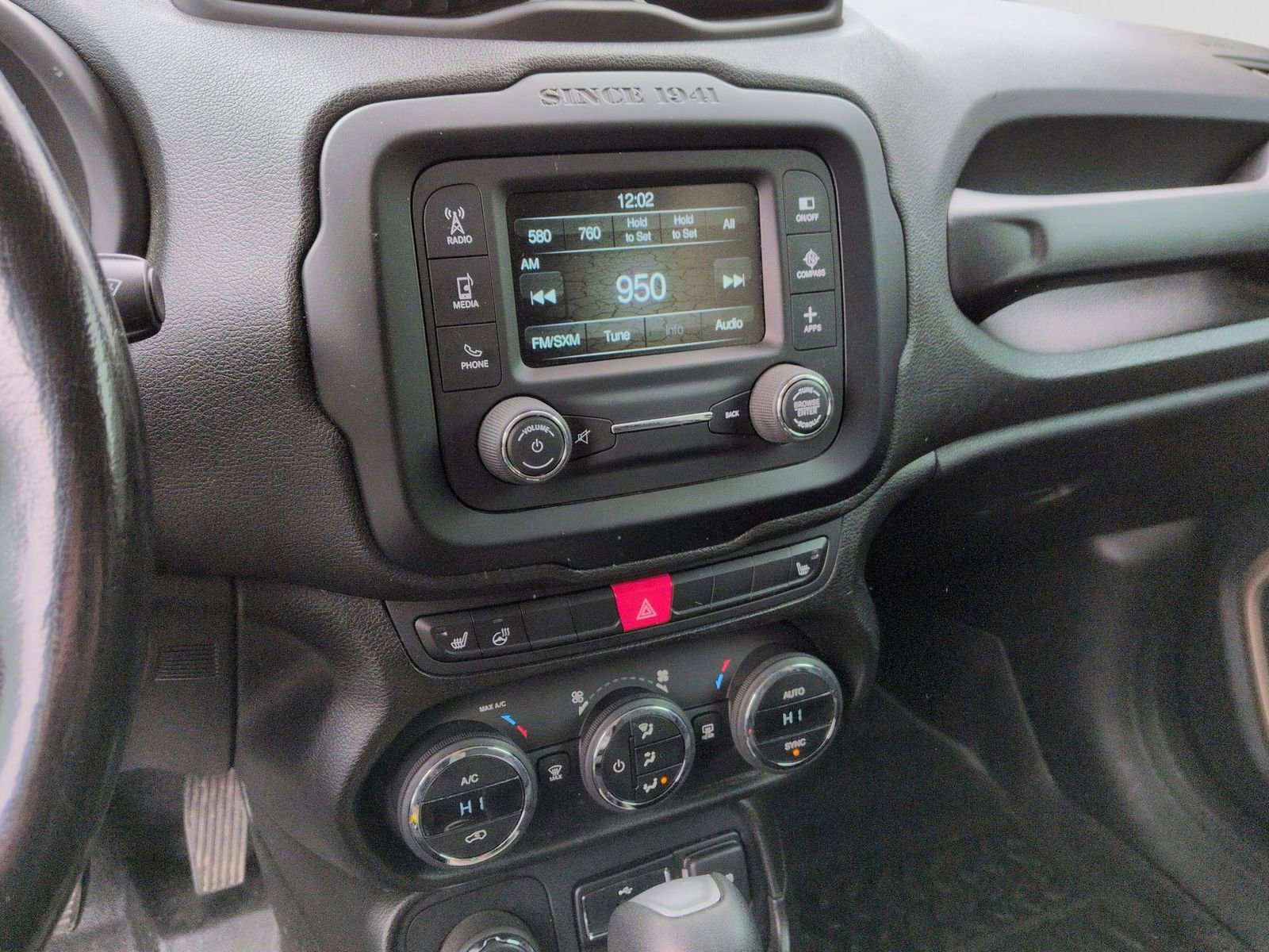 Used 2017 Jeep Renegade Latitude w/ Popular Equipment Group AWD/4WD image 33