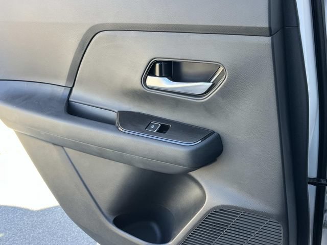 New 2026 Nissan Kicks SR FWD image 18