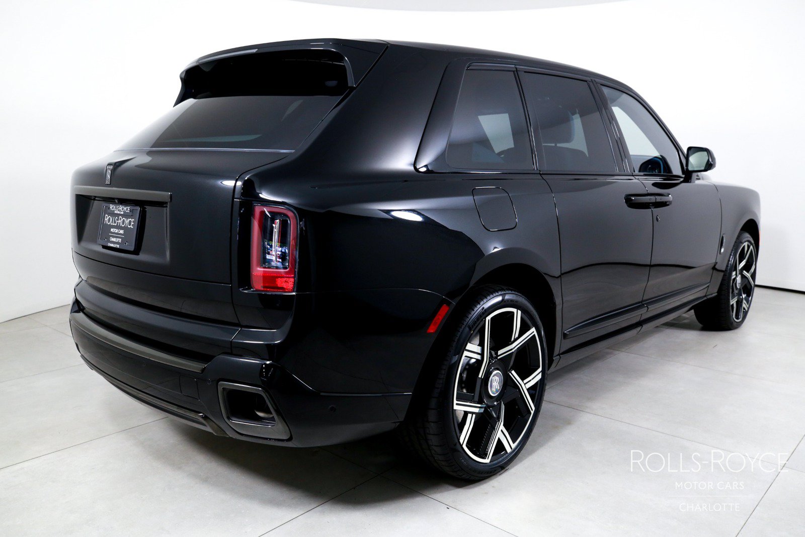 New 2027 Rolls-Royce Cullinan Black Badge AWD/4WD image 2
