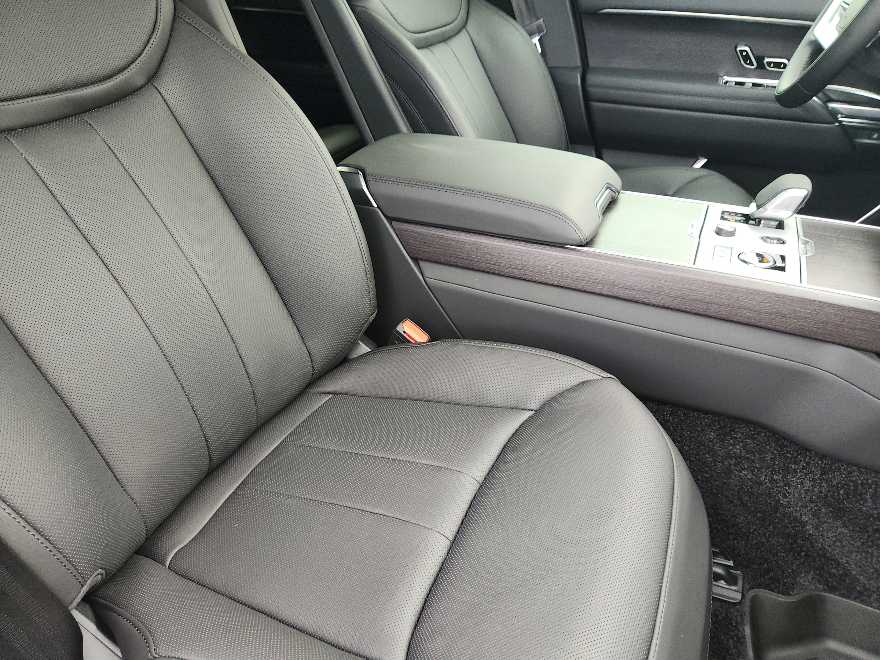 New 2027 Land Rover Range Rover SE AWD/4WD image 9