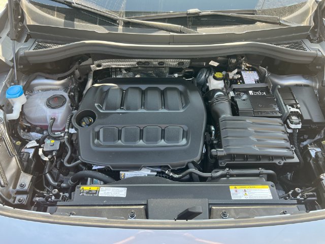 Used 2025 Volkswagen Tiguan SE AWD/4WD image 26