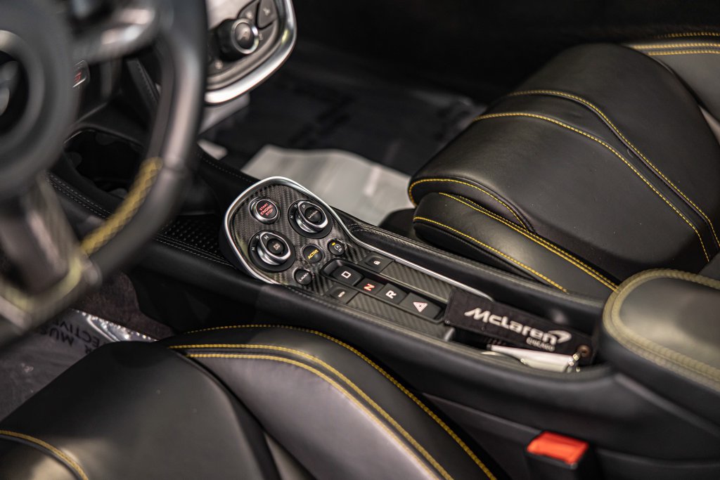 Used 2019 McLaren 570S Coupe RWD image 18