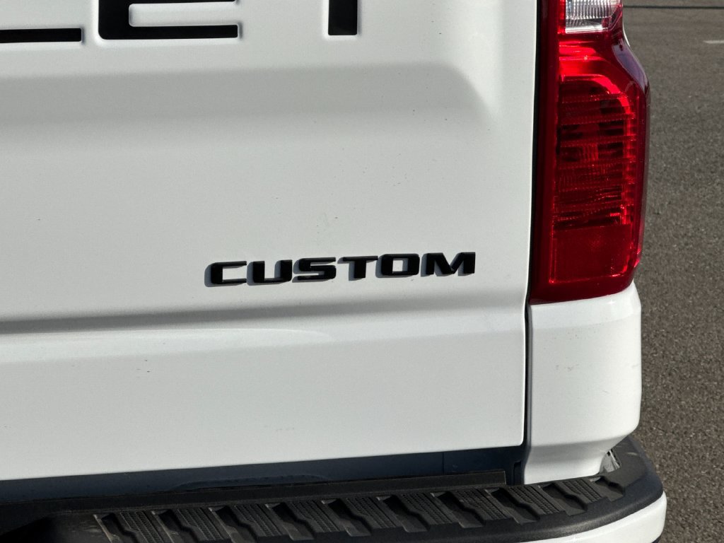 New 2026 Chevrolet Silverado 1500 Custom w/ LPO, Dark Essentials Package RWD image 24