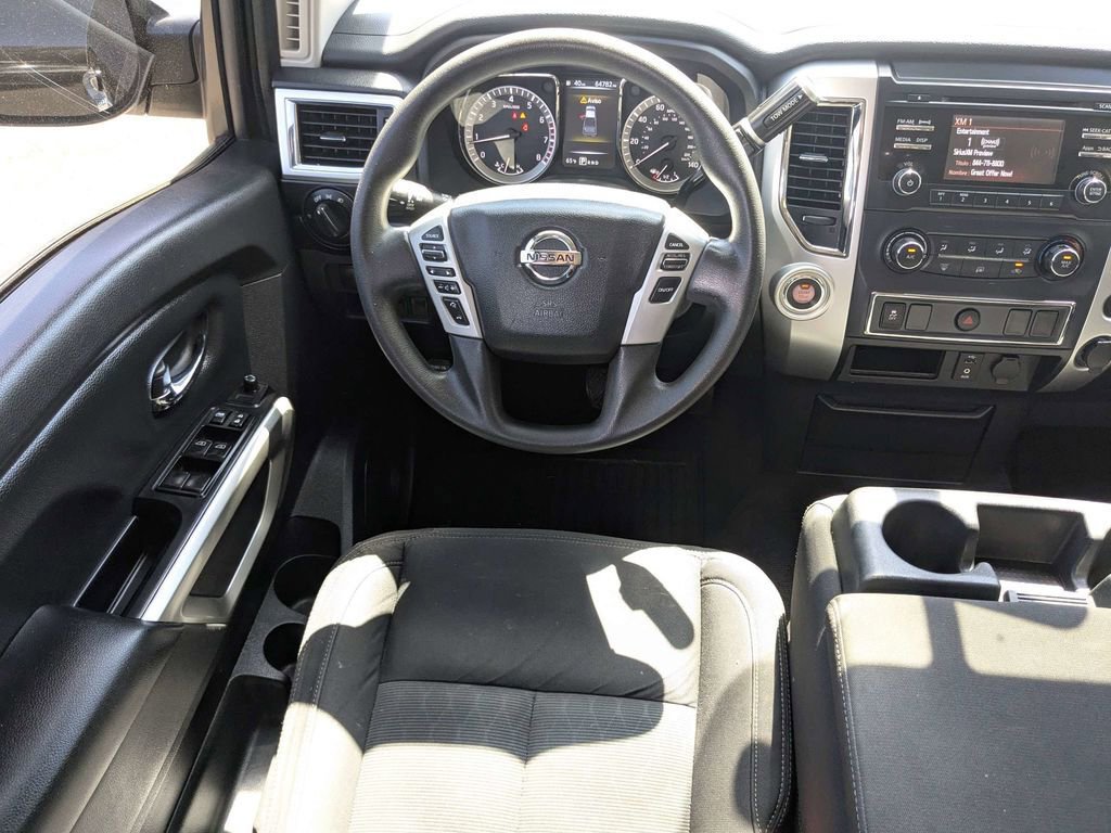 Used 2017 Nissan Titan SV image 15
