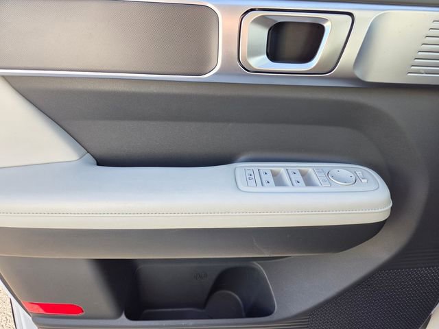 Used 2025 Hyundai Santa Fe SEL FWD image 33