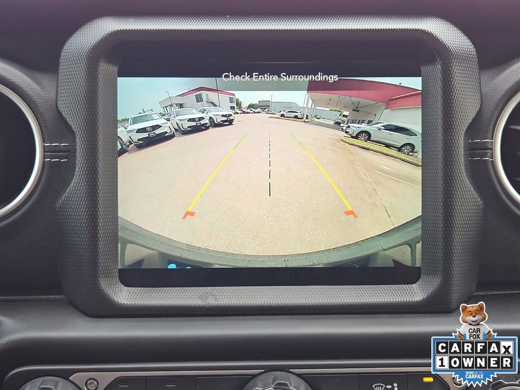 Used 2022 Jeep Wrangler Unlimited Sahara w/ Cold Weather Group image 17