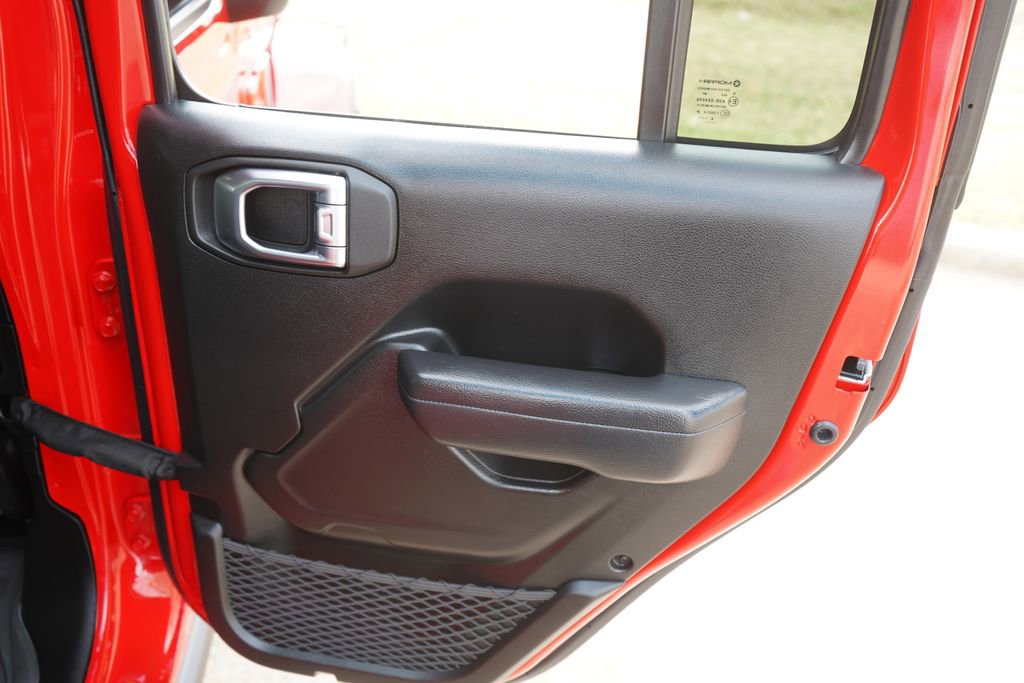Used 2025 Jeep Gladiator Sport AWD/4WD image 23