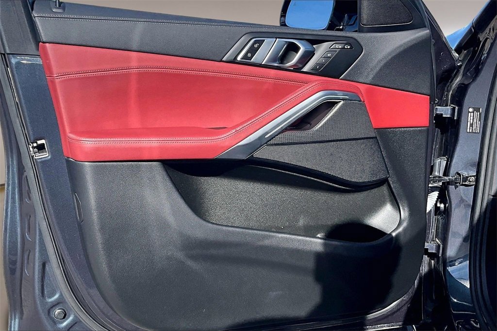 Used 2022 BMW X6 xDrive40i w/ M Sport Package image 18
