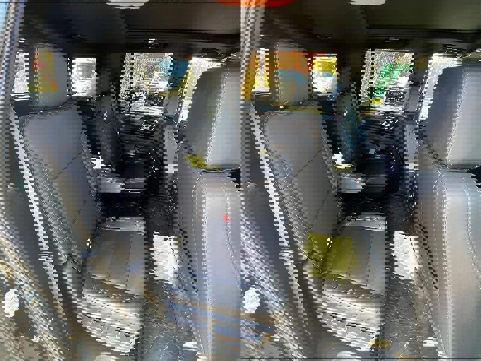 Used 2024 Chevrolet Tahoe Z71 w/ Luxury Package image 15