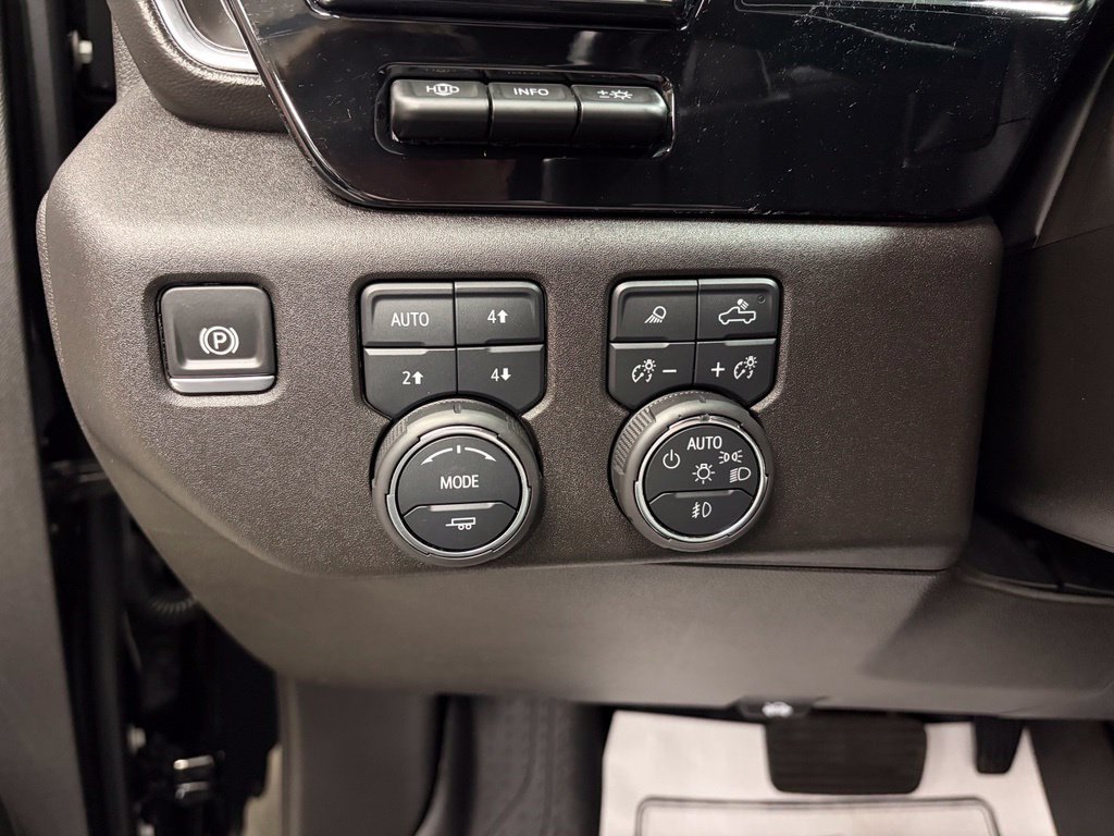 Used 2024 Chevrolet Silverado 1500 High Country AWD/4WD image 15