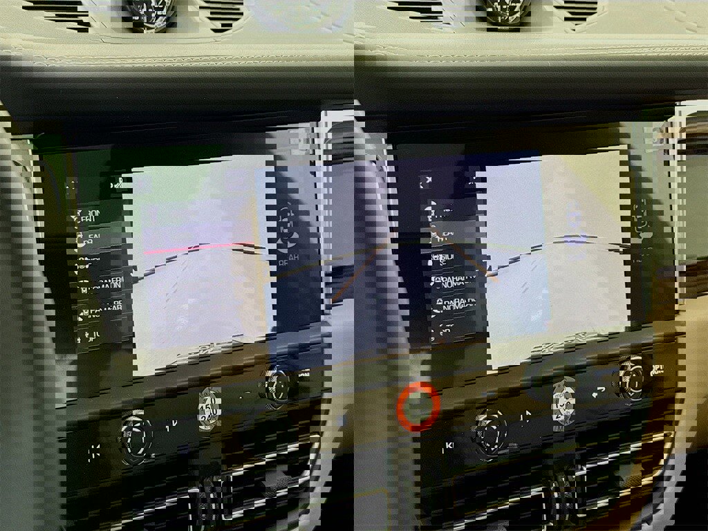 New 2026 Porsche Macan S image 21