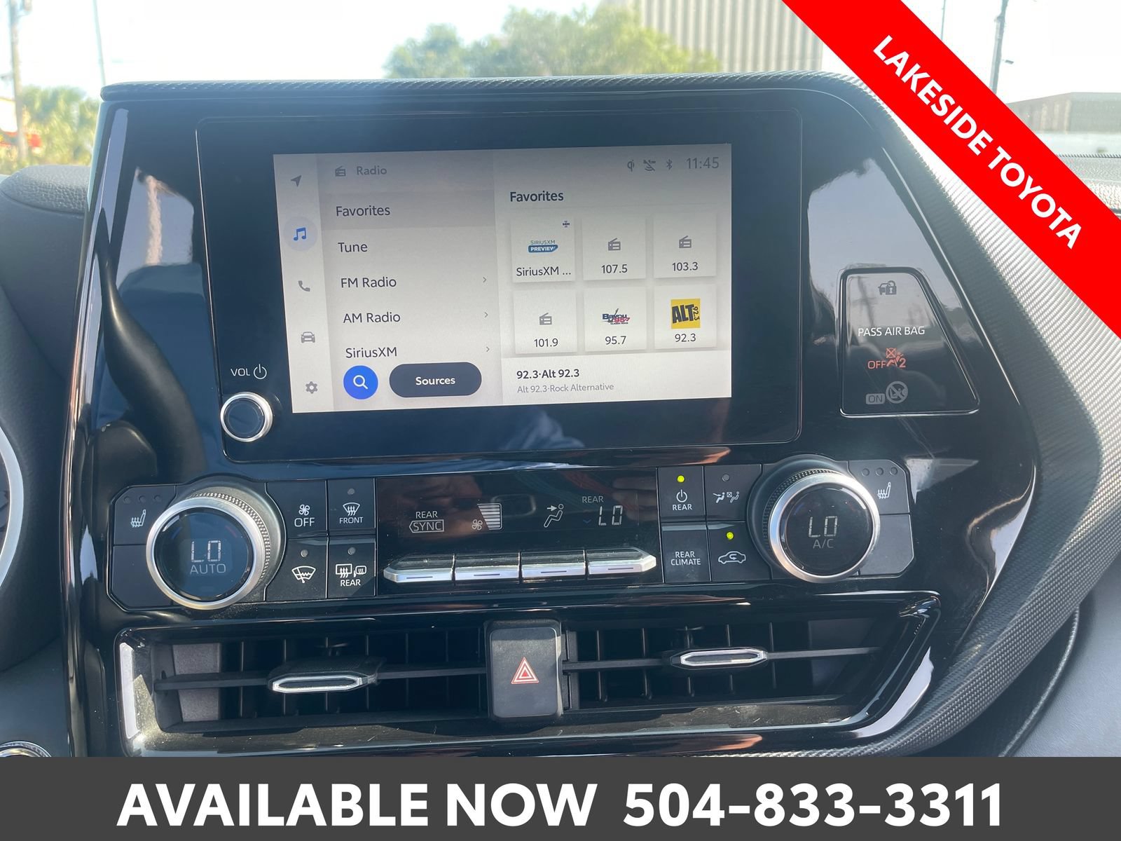 Used 2023 Toyota Highlander XSE AWD/4WD image 32