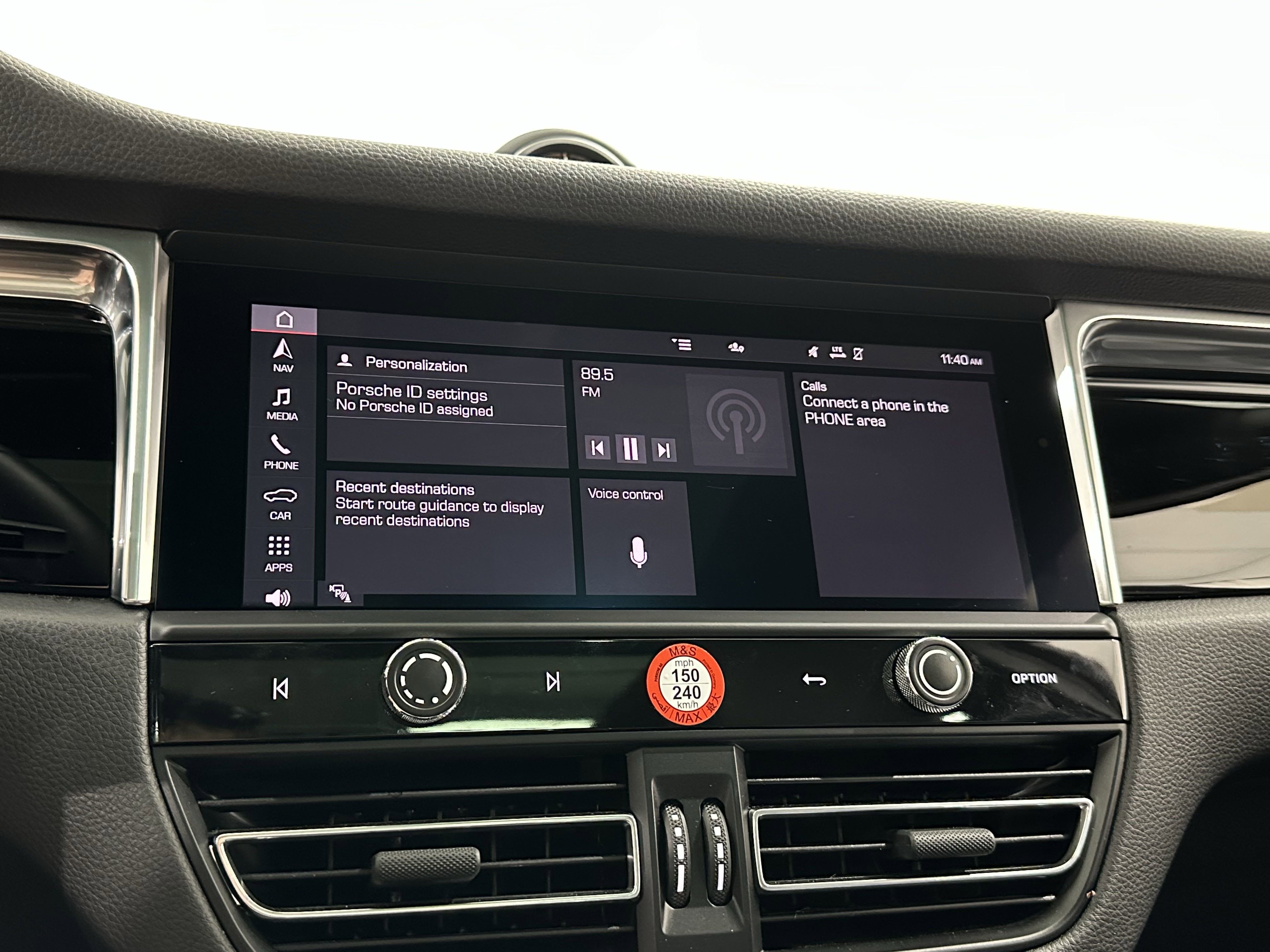 Certified 2024 Porsche Macan image 38