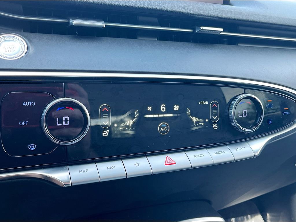 Used 2024 Genesis GV70 2.5T image 16