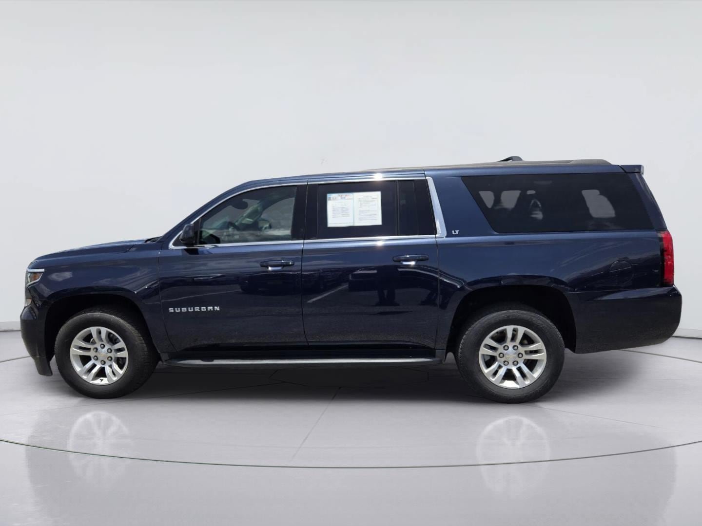 Used 2018 Chevrolet Suburban LT w/ Max Trailering Package RWD image 5