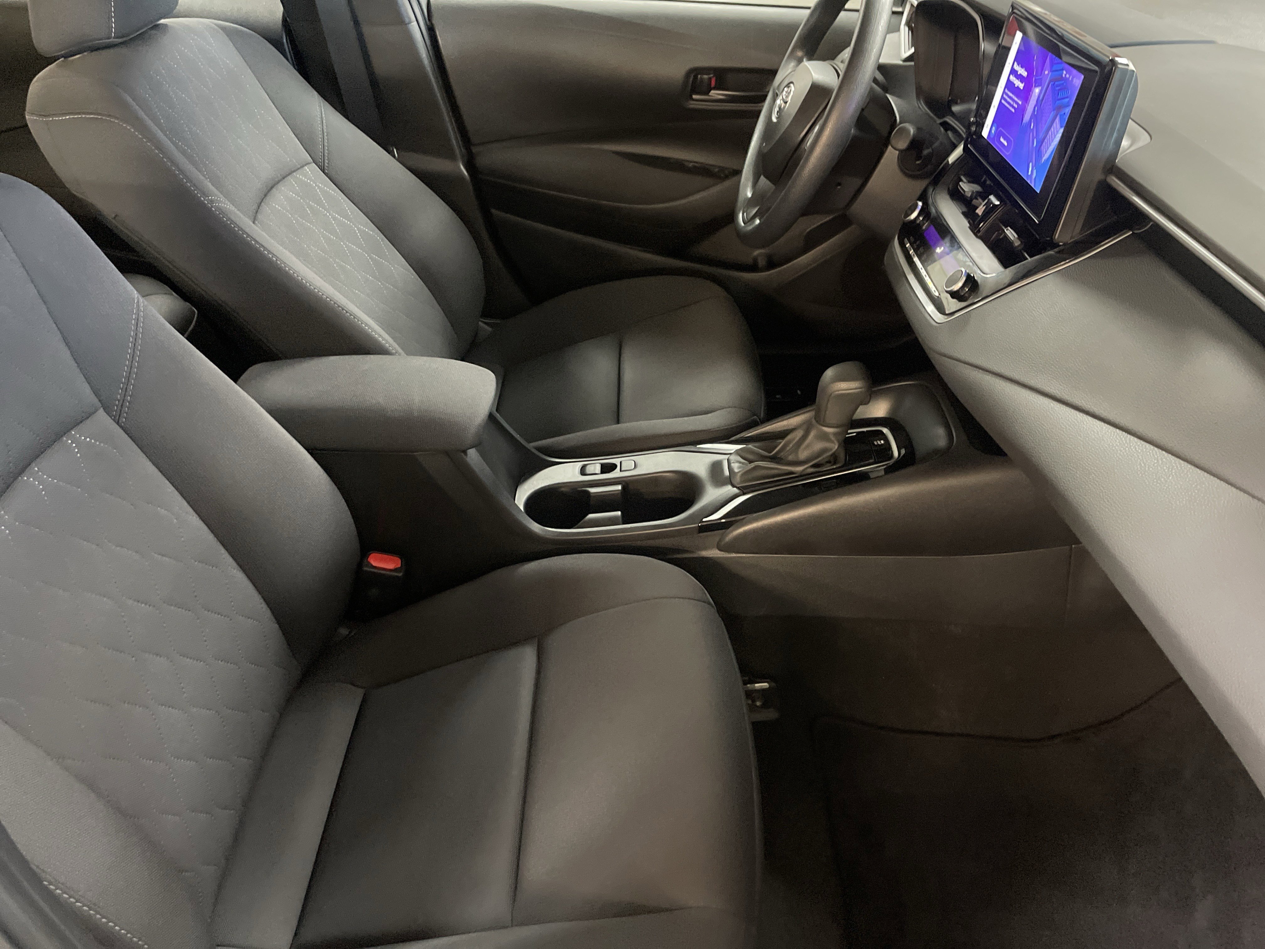 Used 2024 Toyota Corolla LE w/ LE Convenience Package image 35