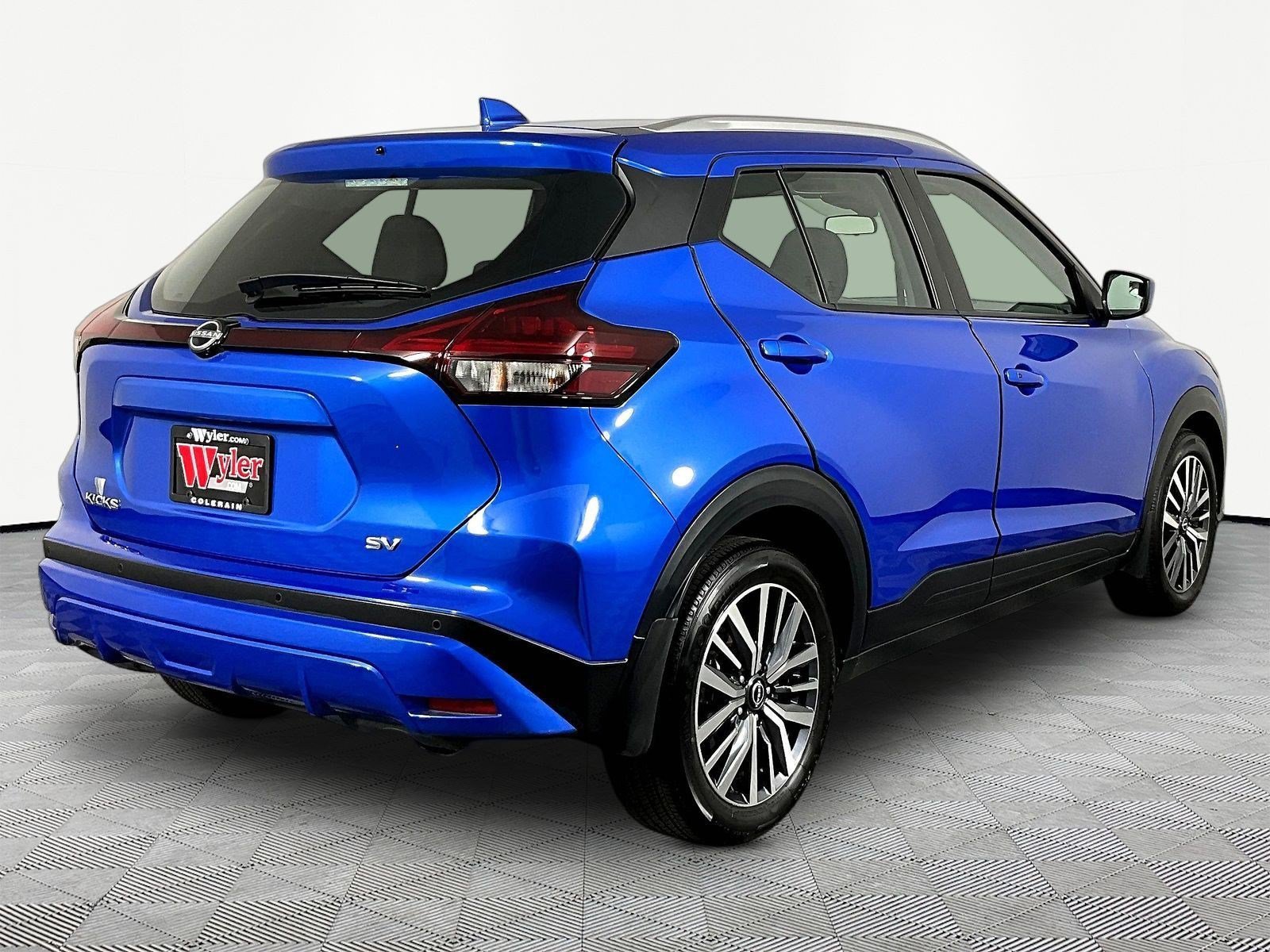 Certified 2023 Nissan Kicks SV FWD image 6