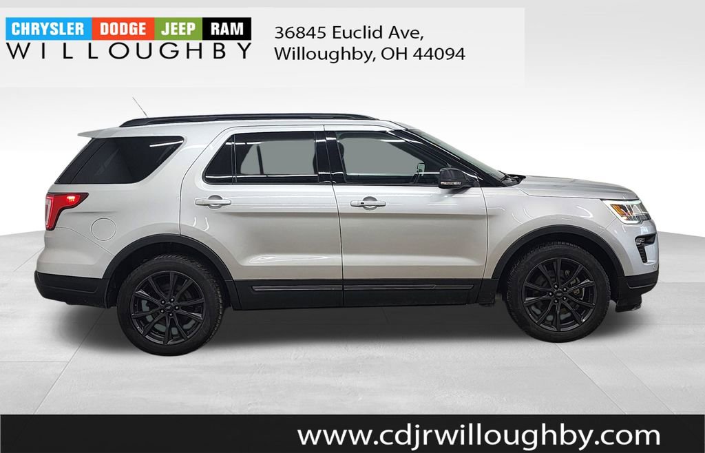Used 2018 Ford Explorer XLT w/ Equipment Group 202A image 4