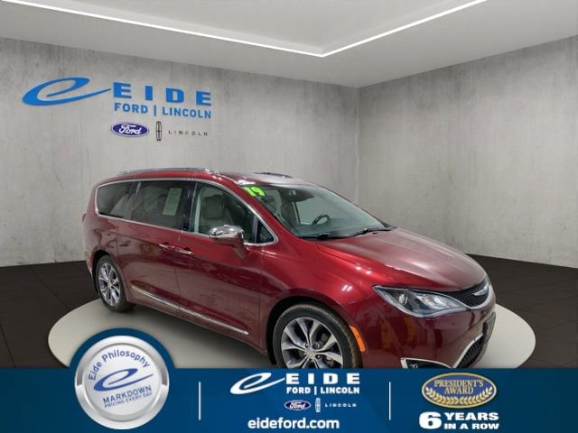 Used 2019 Chrysler Pacifica Limited w/ Tire & Wheel Group