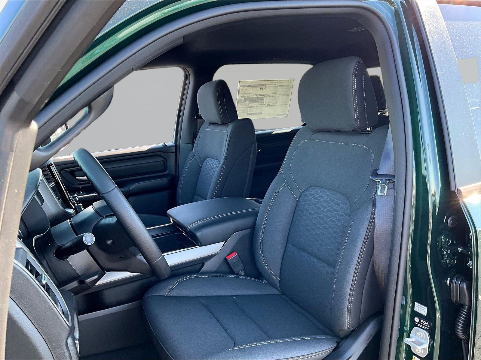 New 2027 RAM 1500 Express AWD/4WD image 17
