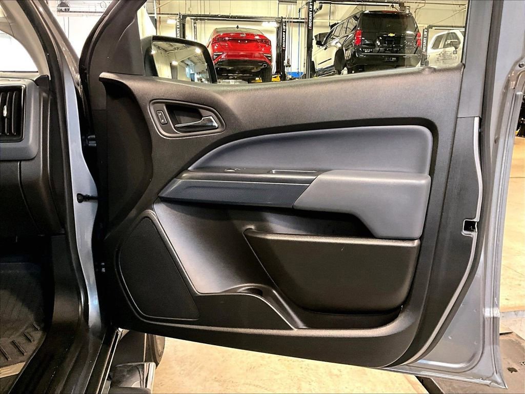 Used 2020 Chevrolet Colorado Z71 AWD/4WD image 12