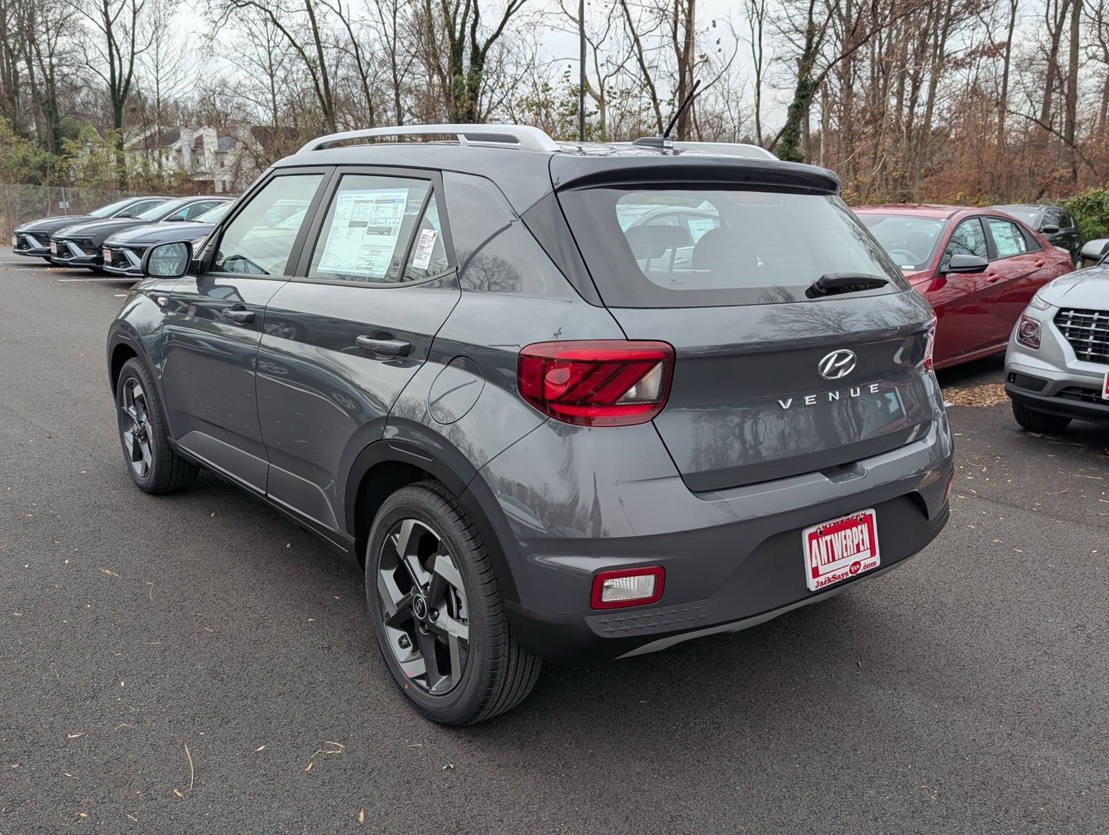 New 2026 Hyundai Venue SEL FWD image 4