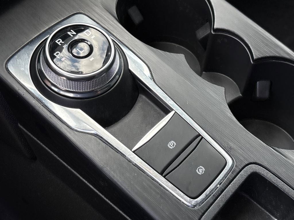 Certified 2025 Ford Escape SE image 27