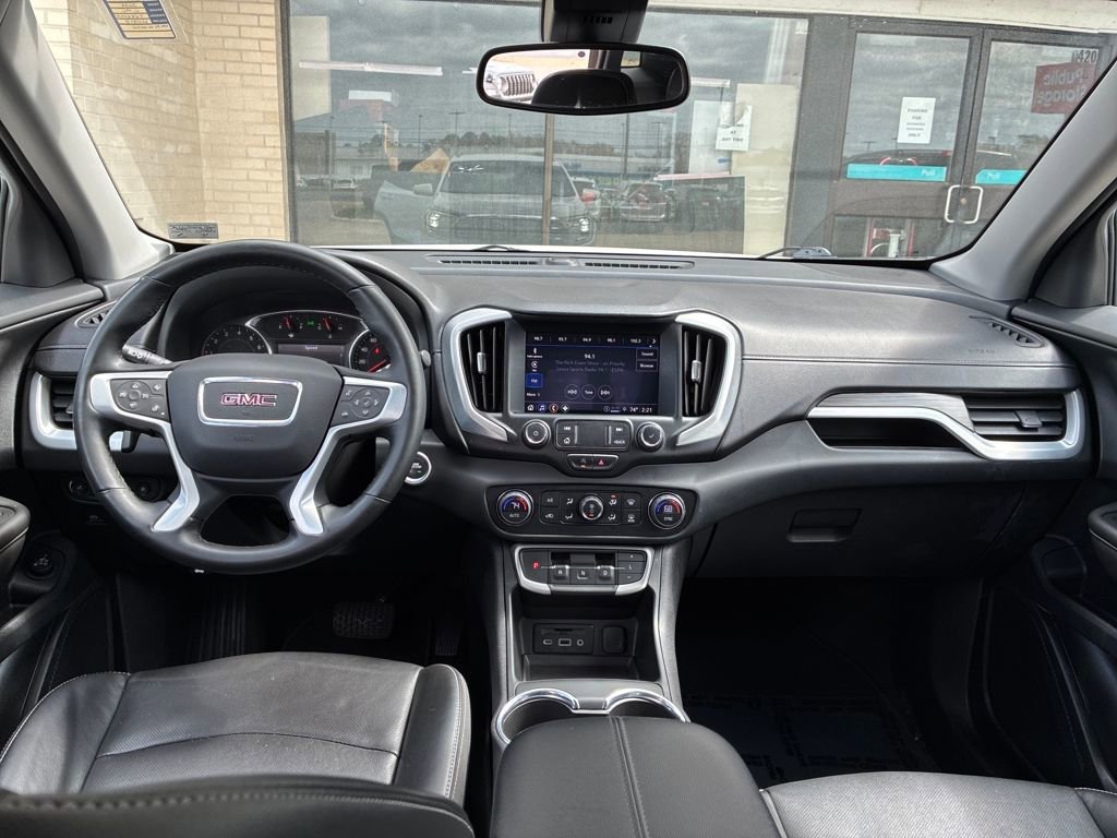 Used 2023 GMC Terrain SLT image 13