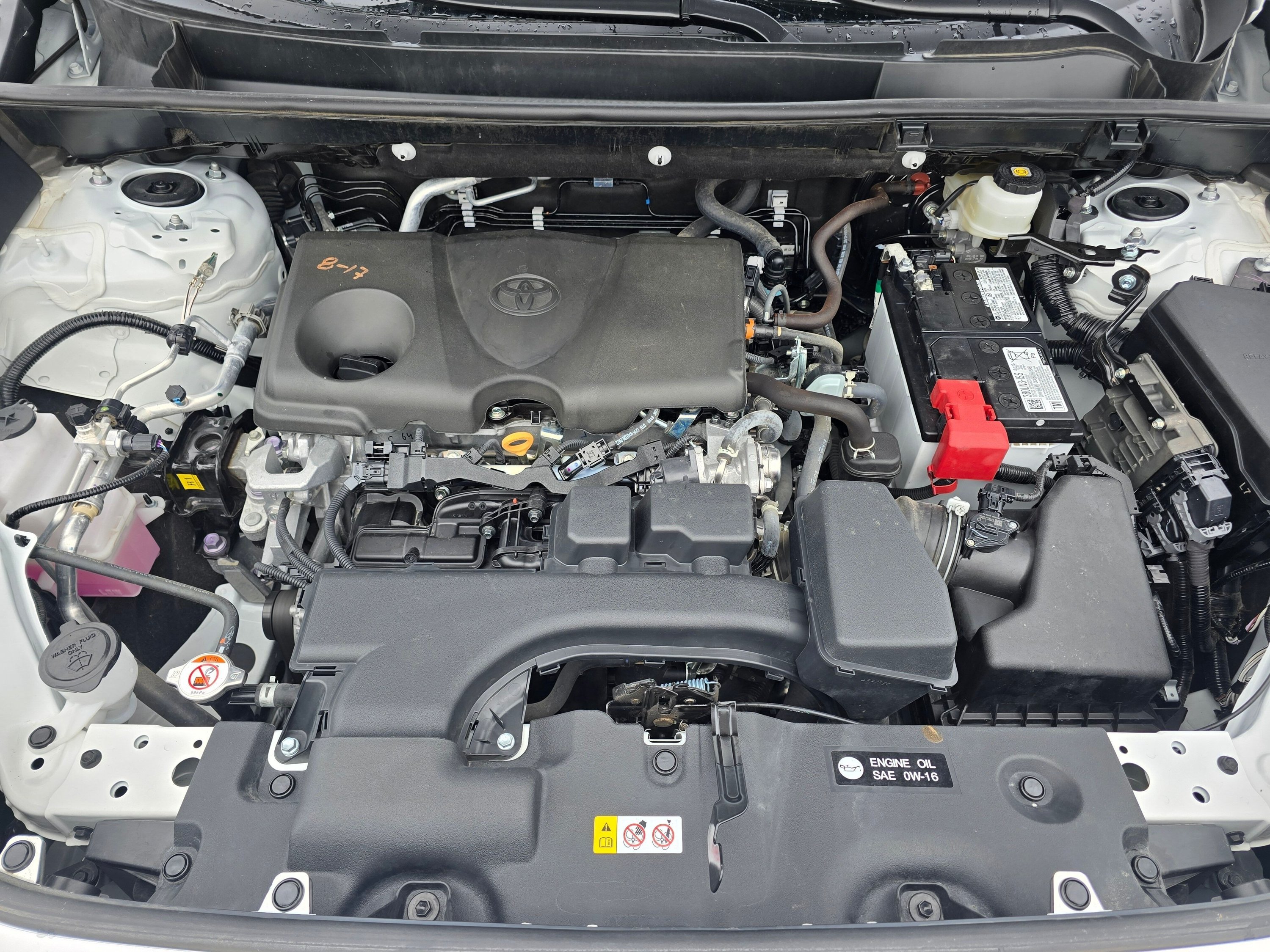 Used 2025 Toyota RAV4 LE AWD/4WD image 10