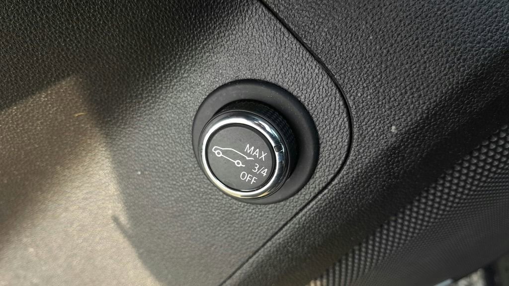Used 2023 GMC Acadia SLT image 18