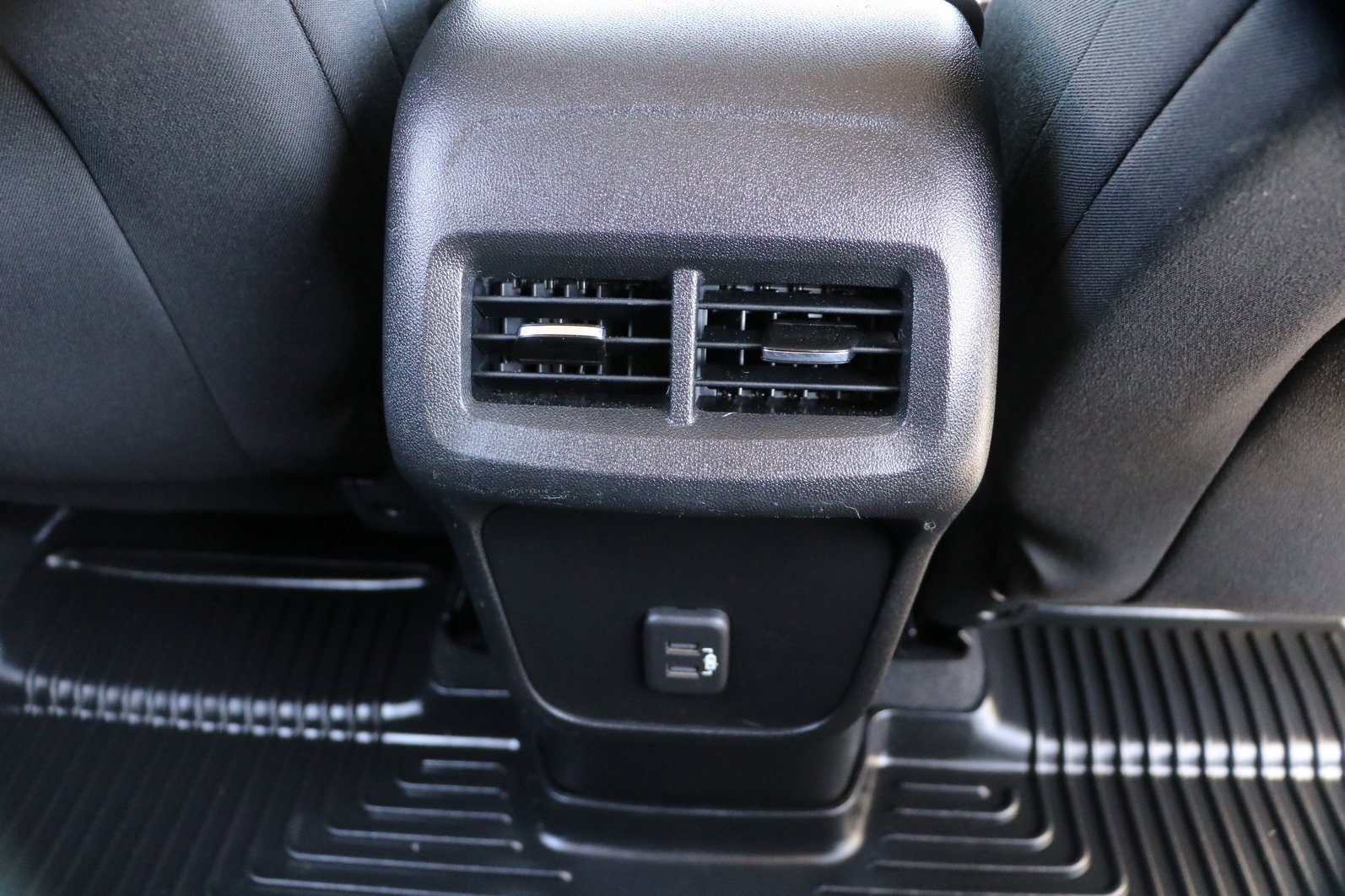 Used 2020 Chevrolet Equinox LT FWD image 31