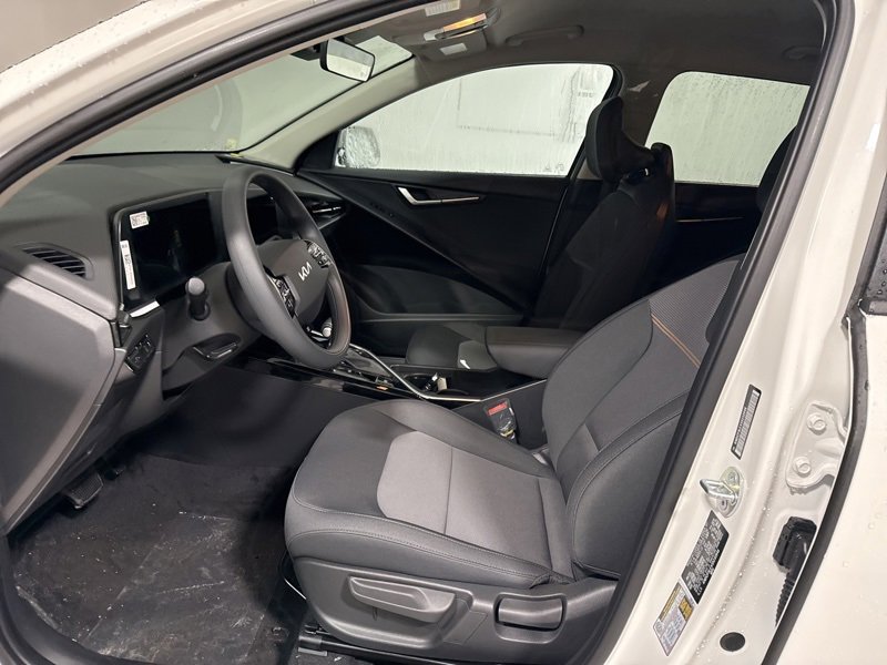 New 2025 Kia Niro LX image 17