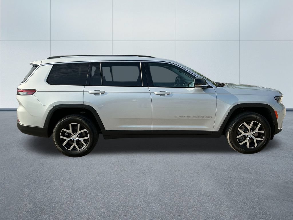 Certified 2023 Jeep Grand Cherokee L Limited AWD/4WD image 8