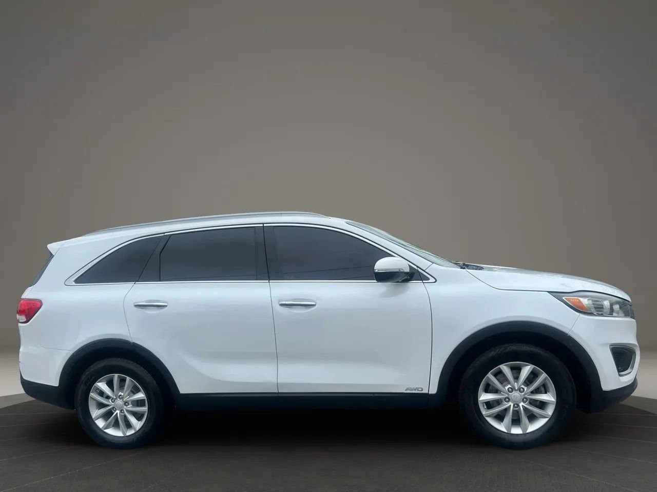 Used 2018 Kia Sorento LX image 4
