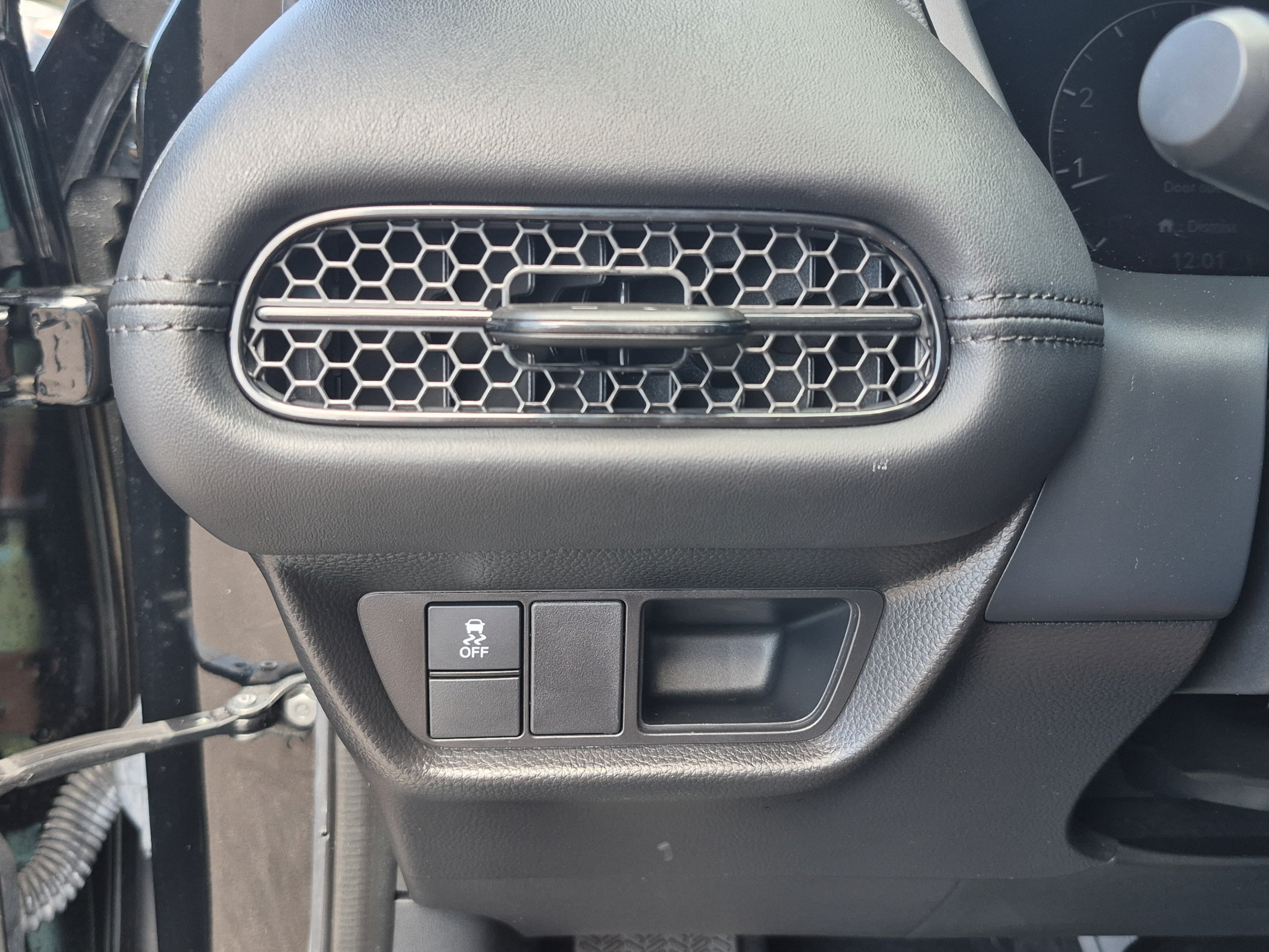 Used 2023 Honda HR-V LX image 26
