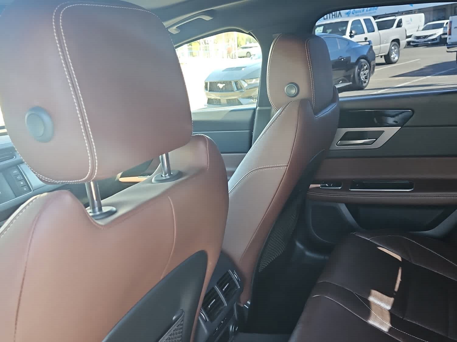 Used 2016 Jaguar XF R-Sport image 10