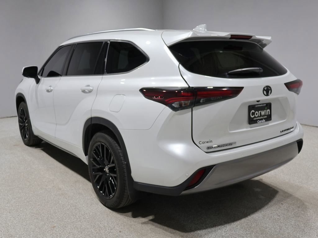 Used 2025 Toyota Highlander Limited AWD/4WD image 5